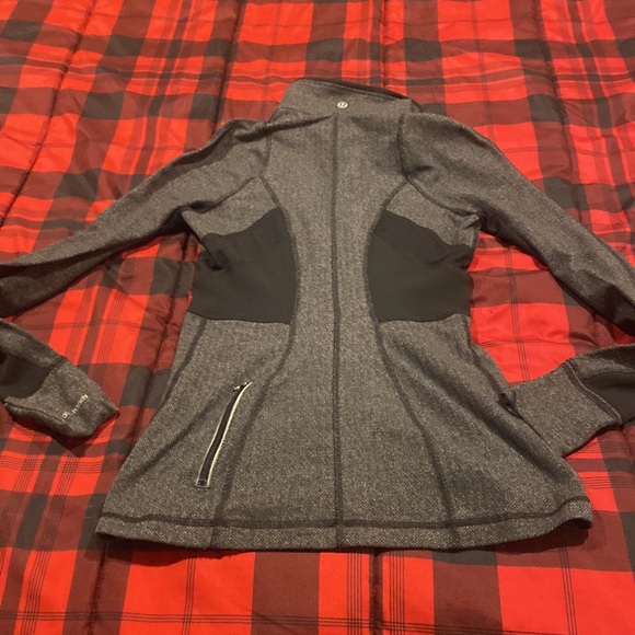 Lululemon ladies quarter zip top - Picture 6 of 7
